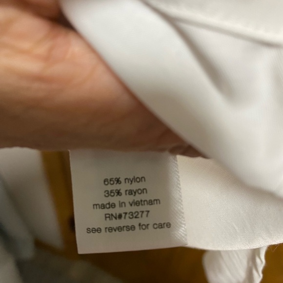 Elizabeth and James Women's Size L Crisp White Solid Long Sleeve Shirt - Picture 4 of 7